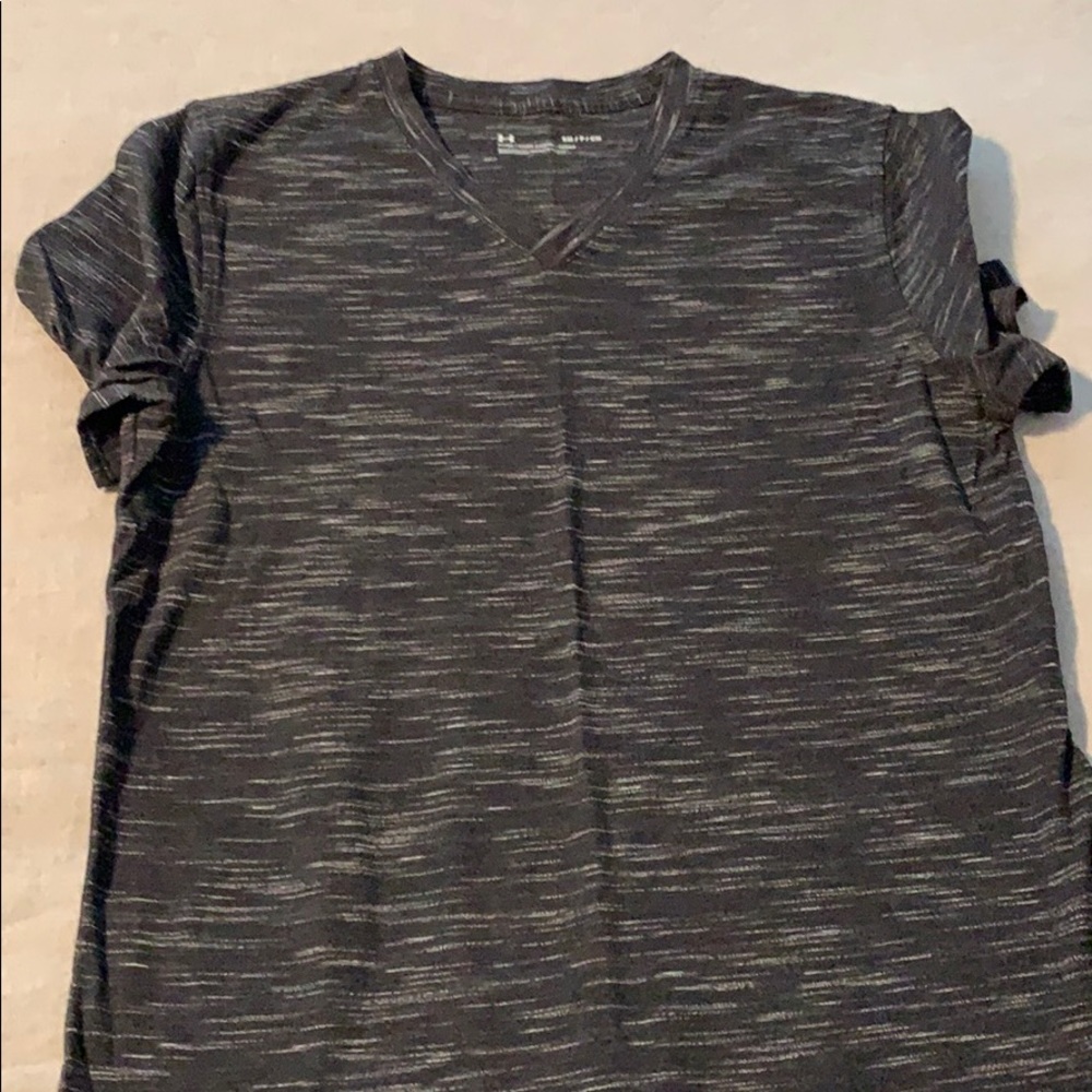 Under Armour fitted v neck S black/white